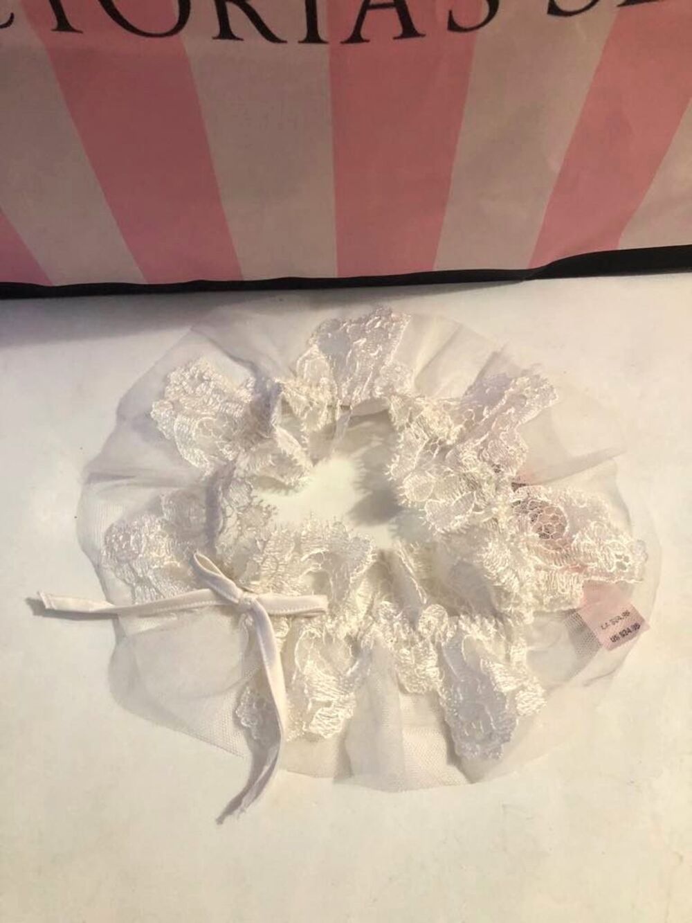 Victoria’s Secret Lace Leg Garter Ivory Bridal Wedding Size M/L NWT
